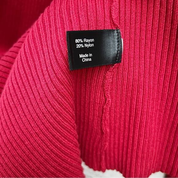 LANE BRYANT Ribbed Red Sweater with Gold Sleeve Buttons Sz 22 24 2X - Picture 5 of 5